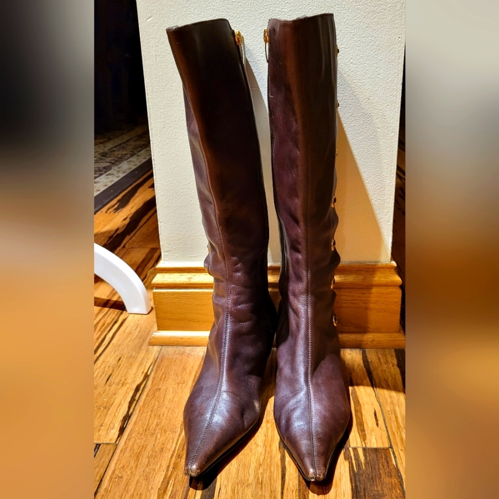 Anne Klein brown, knee high boots, size 8.
